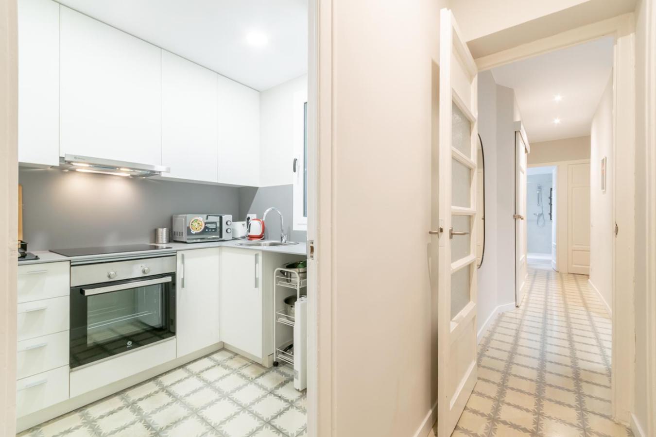 Amat Private Near Plaza Universitat Hostel *
